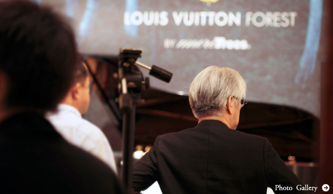 more trees  × ルイ・ヴィトン｜「ルイ・ヴィトンの森」が六本木に出現？