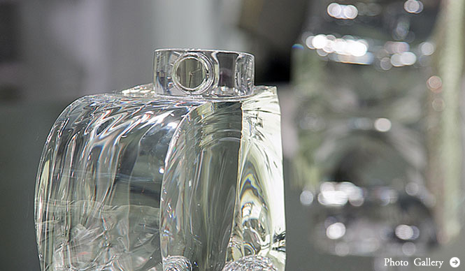 ISSEY MIYAKE｜最新モデル「O」スペシャルディスプレイ