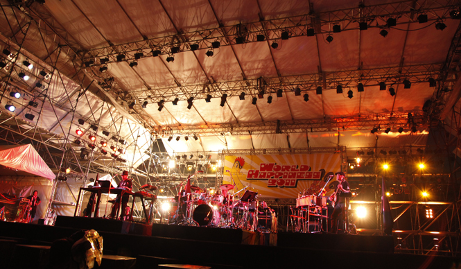 WORLD HAPPINESS｜東日本大震災復興支援オークション開催！