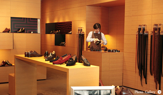 JOHN LOBB｜『ジョンロブ 丸の内店』店長の国本憲俊氏が指南するシューケアの心得
