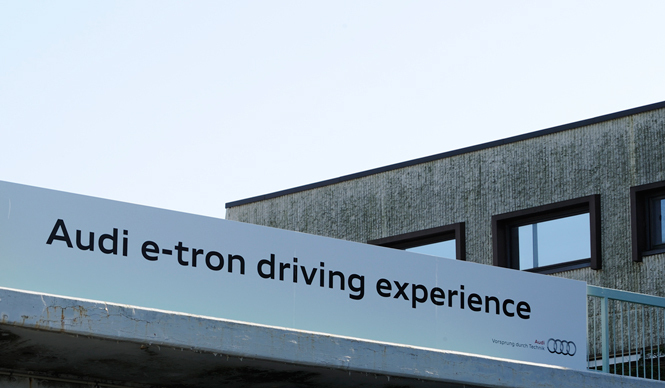 アウディによる未来への提案─アウディ e-tron|Audi