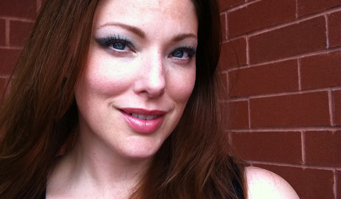 HAPPY HOLIDAY! from Munemi「知的でセクシーなホリデイメイク提案」