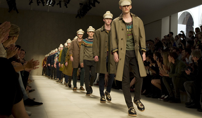 バーバリー プローサム、ミラノからライブストリーミング！