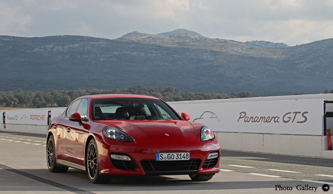 PORSCHE パナメーラ GTSにスペインで試乗