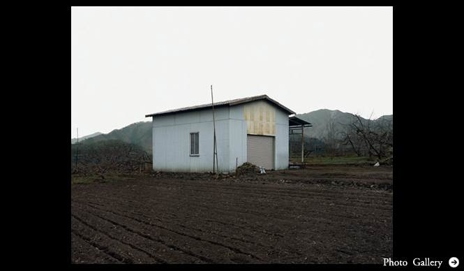RAT HOLE GALLERY｜北島敬三の新作写真展「ISOLATED PLACES」