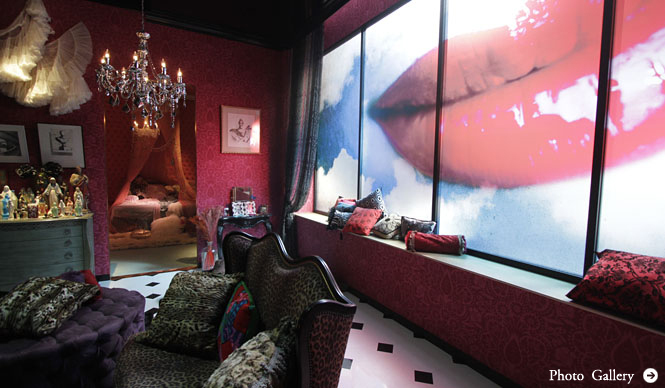 TOYO KITCHEN|映画『ヘルタースケルター』のりりこの部屋のセットに登場