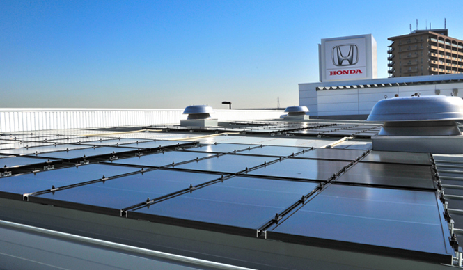 ホンダ、国内の自動車販売店をソーラーパネル化|HONDA