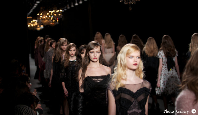 萩原輝美|NINA RICCIのピーター・コッピングにインタビュー!