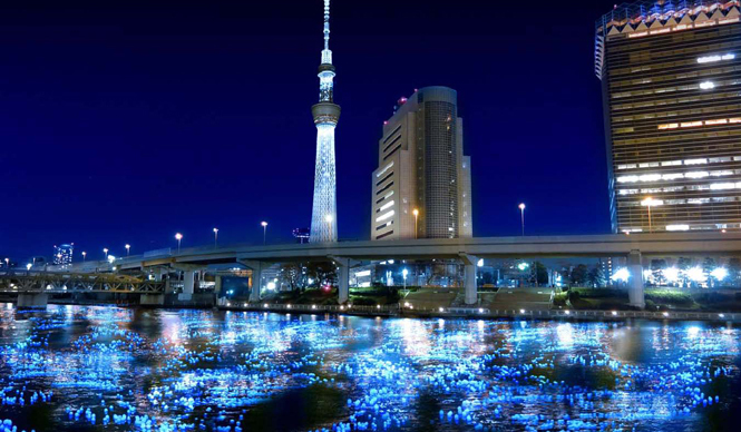 EVENT｜10万個の“ホタル”が夜の隅田川に舞う！