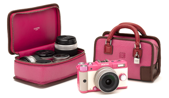 LOEWE｜日本限定！　デジタル一眼PENTAX Qとアマソナのスペシャルセット