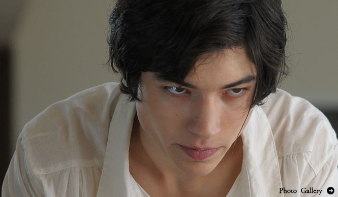 『少年は残酷な弓を射る』 エズラ・ミラー インタビュー｜INTERVIEW