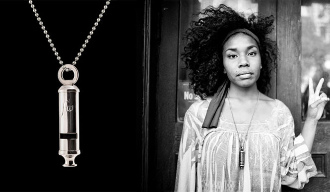 FALLING WHISTLES｜コンゴの平和のためのホイッスルアクセサリー