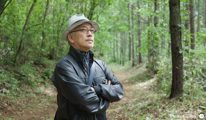 more trees × LOUIS VUITTON|坂本龍一氏と、「ルイ・ヴィトンの森」視察ツアーへ