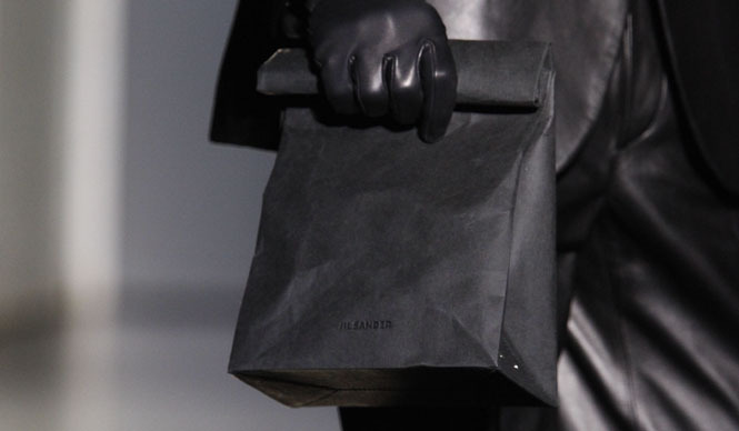 JIL SANDER｜発売後に即完売した、あの傑作ペーパーバッグが販売再開！