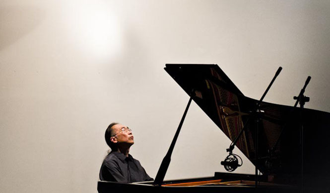 MUSIC｜「TIME & STYLE MIDTOWN」で、ケイ赤城「クリスマス ジャズライブ」開催