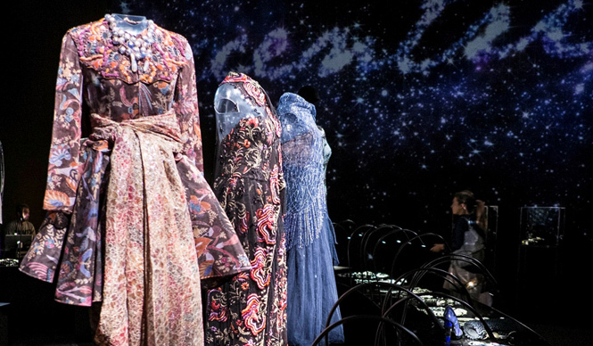 ジョルジオ アルマーニ｜1日限り披露された展覧会が世界初の一般公開『エキセントリック』展｜GIORGIO ARMANI