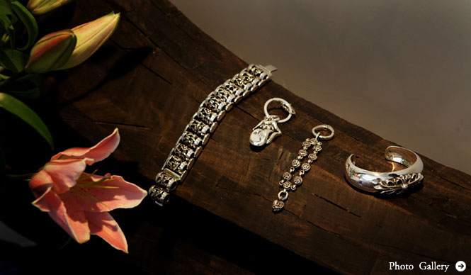 CHROME HEARTS｜ブレスレット、キーチェーンともに久々に入荷のシルバーアイテム