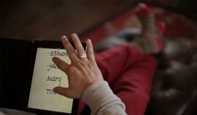 TUMI|トゥミの動画「ケーススタディ」に“サンタ・クロース バージョン”登場