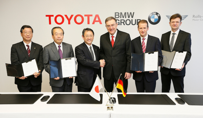 BMWとトヨタが協業の契約｜BMW & Toyota