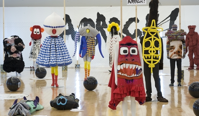 ART FILE 13｜「ARRRGH! MONSTERS DE MODE」｜｜連載「世界のアート展から」