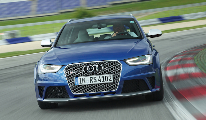 アウディ RS 4 アバント 日本発売｜Audi 