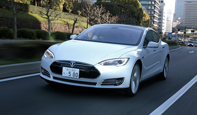 テスラ モデルSを日本で早速テストドライブ|Tesla