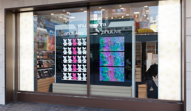 shu uemura｜渋谷駅ハチ公口に新名所「シュウ ラッシュ」が誕生