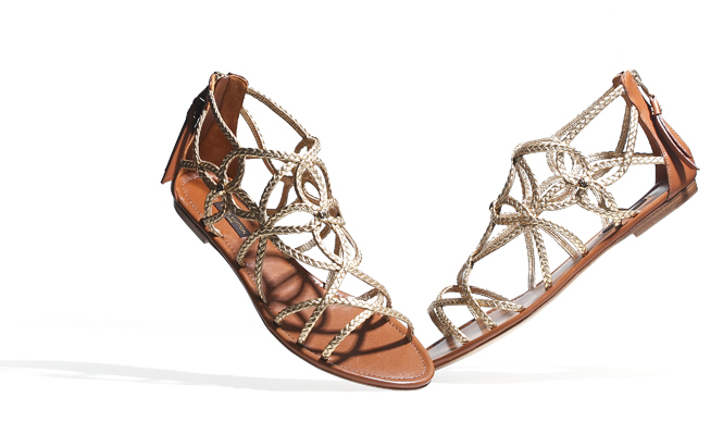 特集｜夏スタイルを左右する新作サンダル38