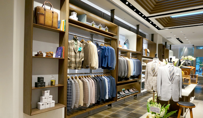 STRASBURGO|「アーバン トラベラーズ」のための“上質アイテム”