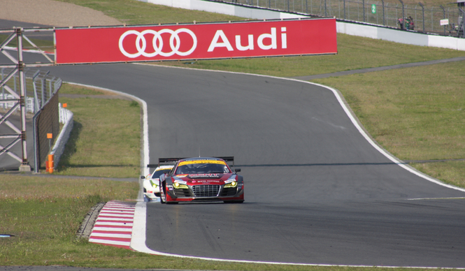 休日にレース観戦を楽しむという選択｜Audi