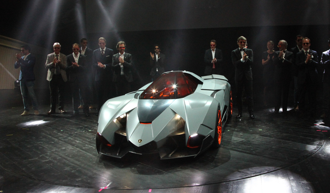 ランボルギーニのコンセプトカー、エゴイスタ発表|Lamborghini
