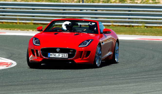 英国車のいま 第1回 ジャガーは立ち止まらない!|Jaguar