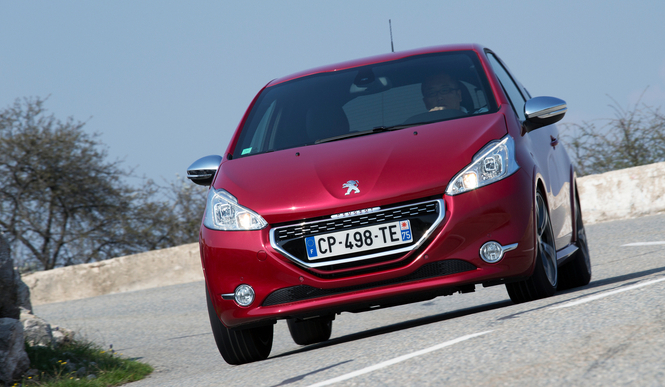 プジョー208GTiに試乗|Peugeot