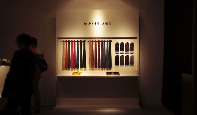 JOHN LOBB｜速報！　秋冬コレクションにネクタイとグローブが登場