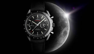 OMEGA｜オールブラックの“ムーンウォッチ”最新モデル