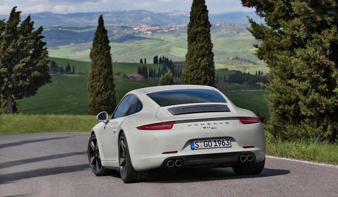 ポルシェ ジャパン 911 50周年モデルにMT導入|Porsche