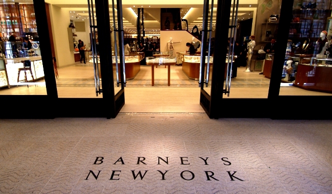 BARNEYS NEWYORK|野宮真貴によるライブも! 銀座店で一夜限りの夏祭りを開催