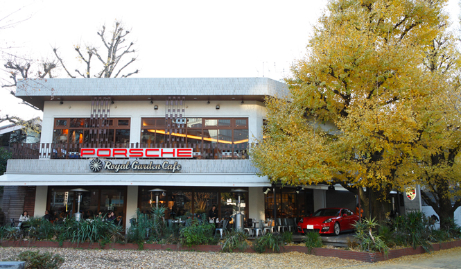 「ポルシェ カフェ青山」がオープン｜PORSCHE