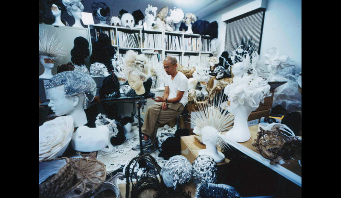 ART|ヘアデザイン界の異端児、加茂克也展‘100HEADPIECES’