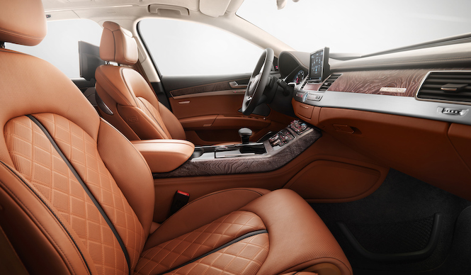 ポルトローナ・フラウのレザーを使った特別なA8｜Audi