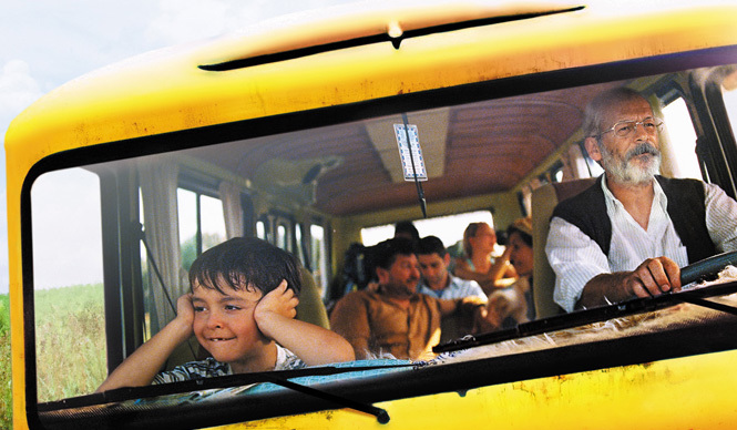 MOVIE｜構想10年のユーモラスな家族ドラマ『おじいちゃんの里帰り』