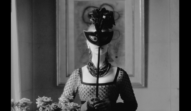 DIOR｜写真集『ディオール グラマー マーク・ショウ』