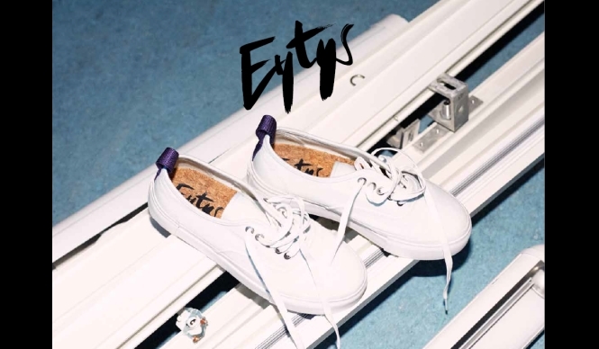 Eytys｜新進ブランド、エイティーズがインスタレーションを開催