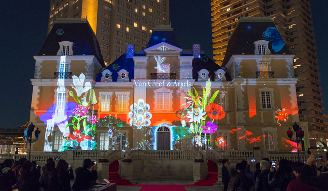 Van Cleef & Arpels｜光のアートで表現されたブランドの世界観