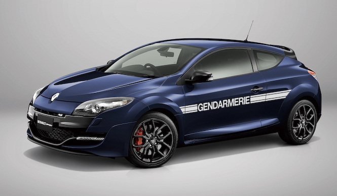 フランス高速道路警備隊をモデルにした限定車|Renault