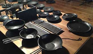 CURATOR’S CUBE|金属がテーマの展覧会「Form Feels Function #01」