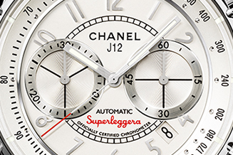 CHANEL｜男のためのシックな高精度クロノグラフモデル