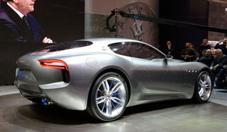 2ドアクーペコンセプト、マセラティ アルフィエーリを披露|Maserati