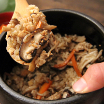 EAT｜世田谷に“おうち”にいるような居心地のいい空間「ほっこり料理 outi」