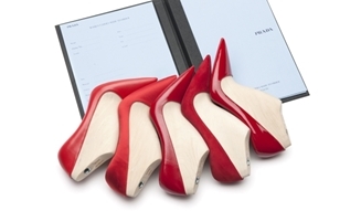 PRADA｜期間限定パンプスのオーダーサービスを実施